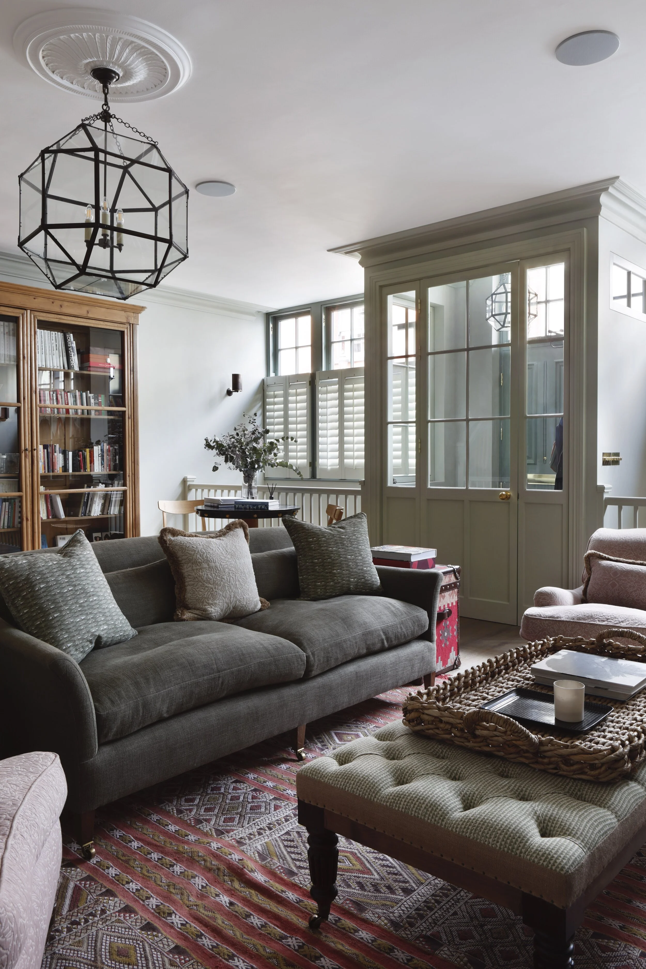 Pics of couches with pillows online